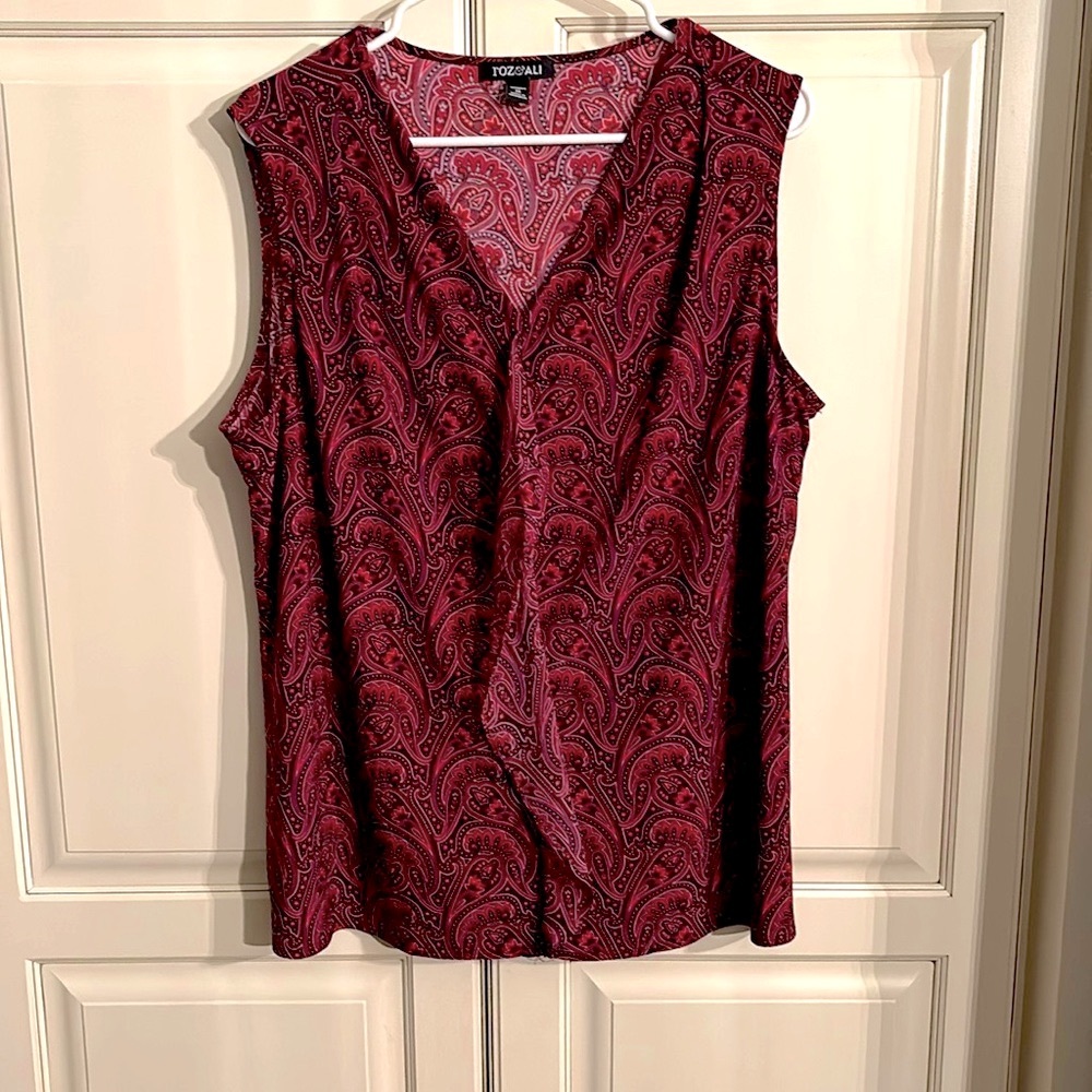 Roz & Ali sleeveless paisley tank top. 1X. Like new.